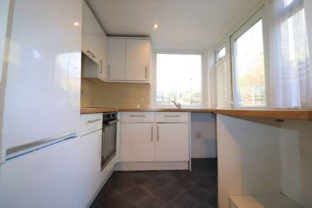 2 Bedroom Flat, Bean Road, Greenhithe