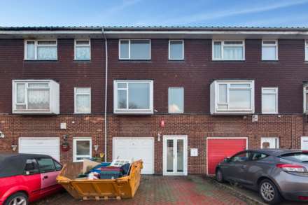 4 Bedroom Town House, Howdens Close, Thamesmead