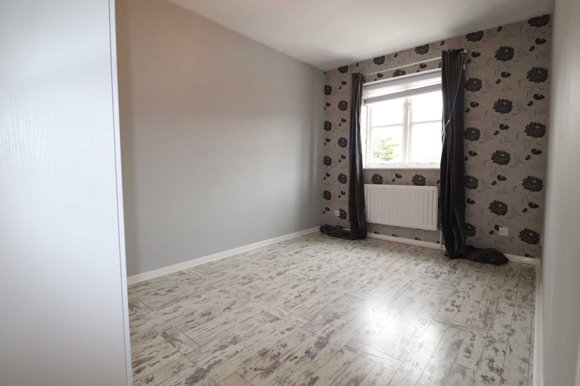 Sara Crescent, Greenhithe, Image 15
