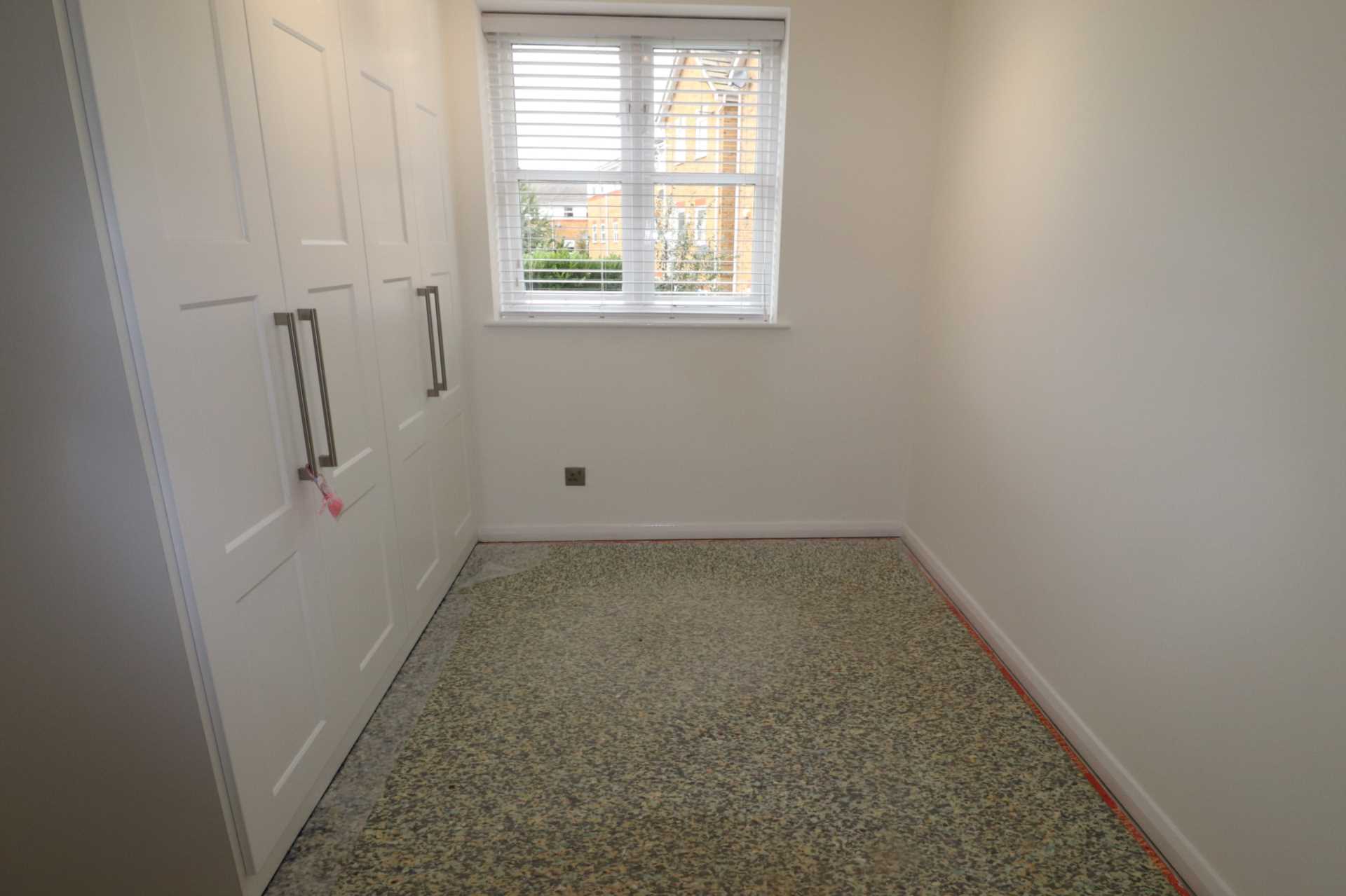 Sara Crescent, Greenhithe, Image 17