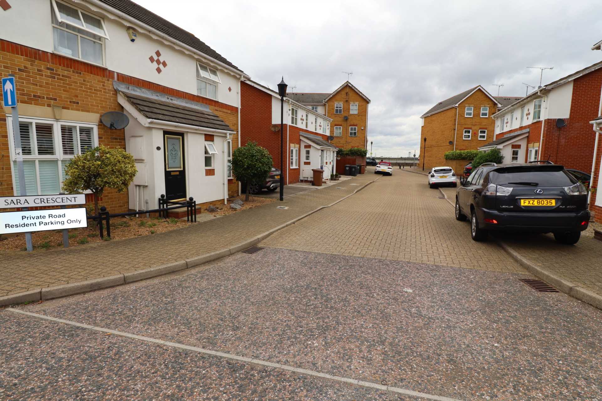 Sara Crescent, Greenhithe, Image 22