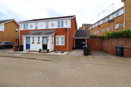 Sara Crescent, Greenhithe, Image 1