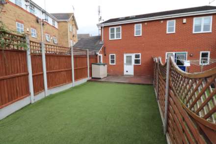 Sara Crescent, Greenhithe, Image 21
