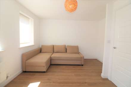 Foster Drive, Dartford, Image 10