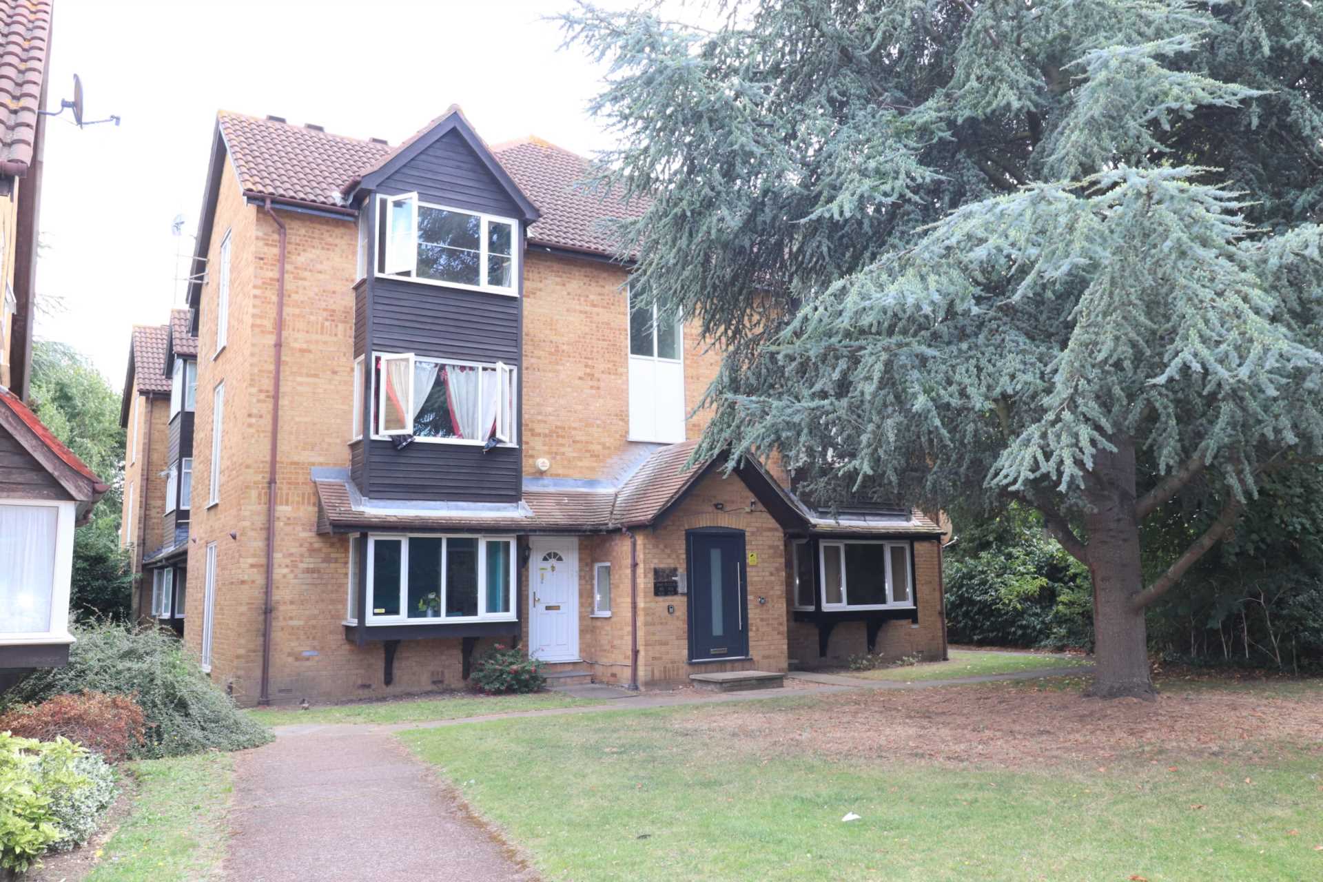 Knights Manor Way, Dartford, Image 1