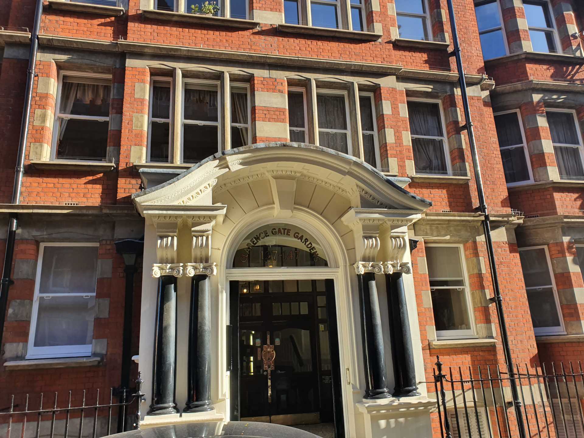 Clarence Gate Gardens, Glentworth Street NW1, Image 1