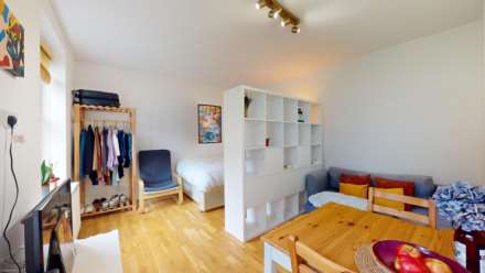 Studio, Courtfield House, Baldwin`s Gardens, EC1