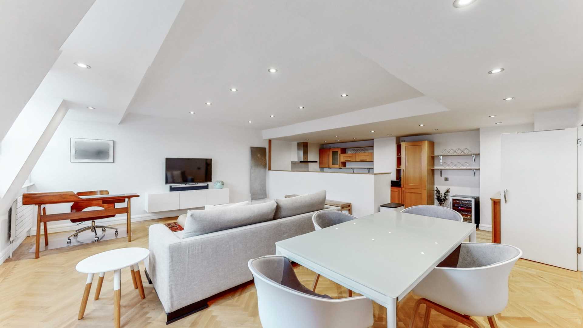 2 Bed Earl's Court Square SW5, Image 2