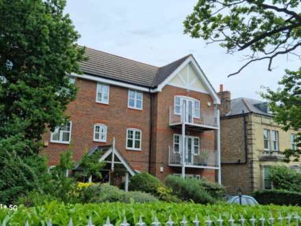 3 Bedroom Flat, Langton Court