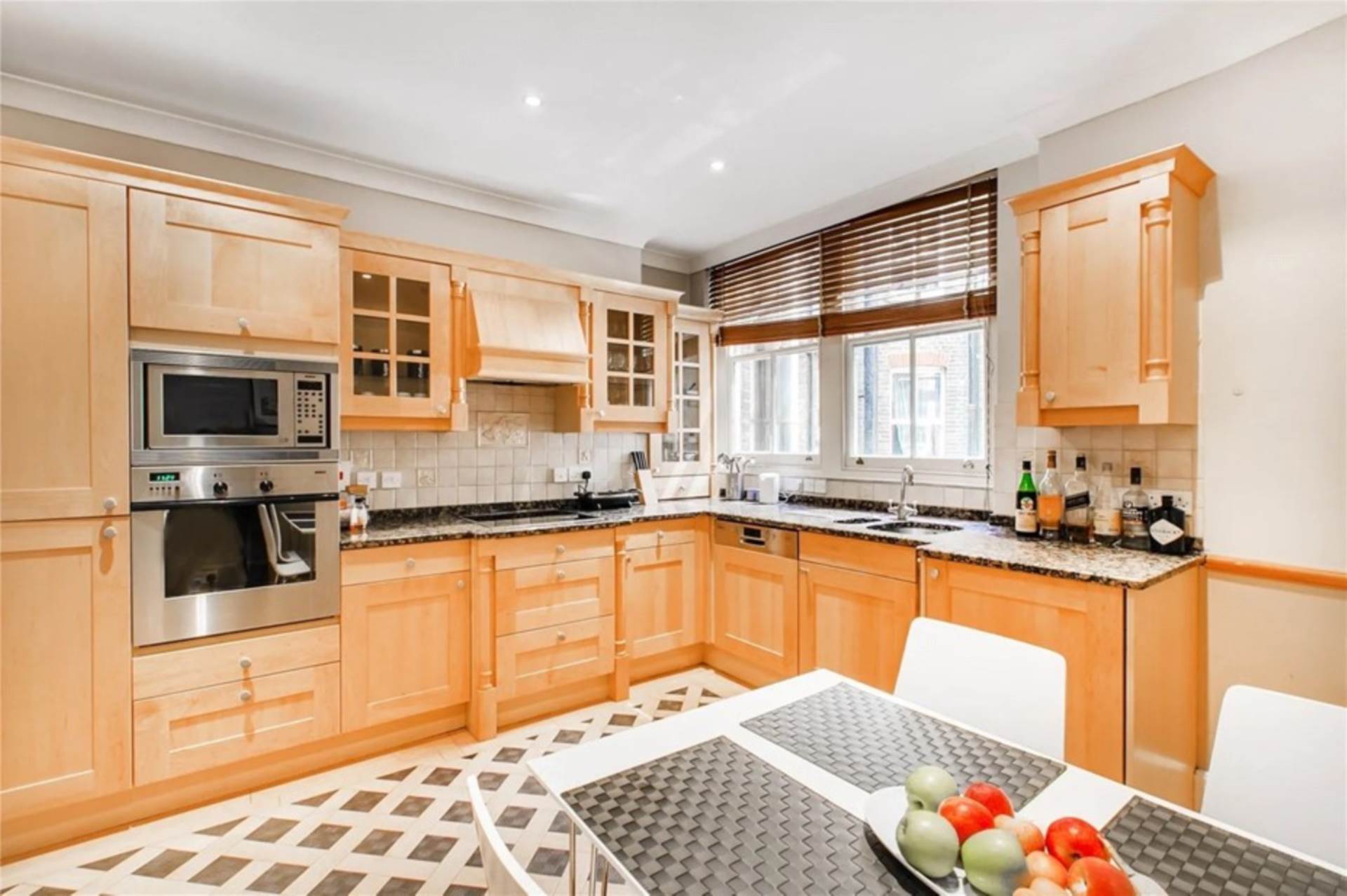 Lincoln House, Basil Street, Knightsbridge SW3, Image 6