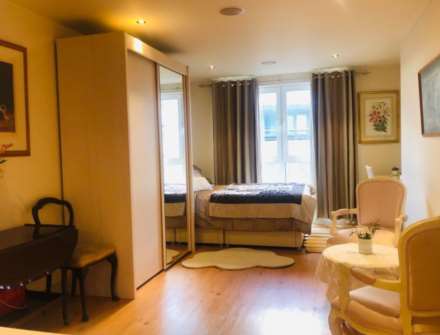Octavia House, Fulham SW6, Image 1