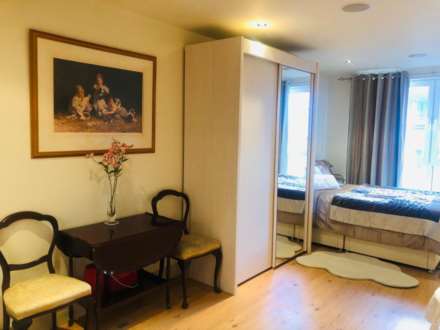 Octavia House, Fulham SW6, Image 2
