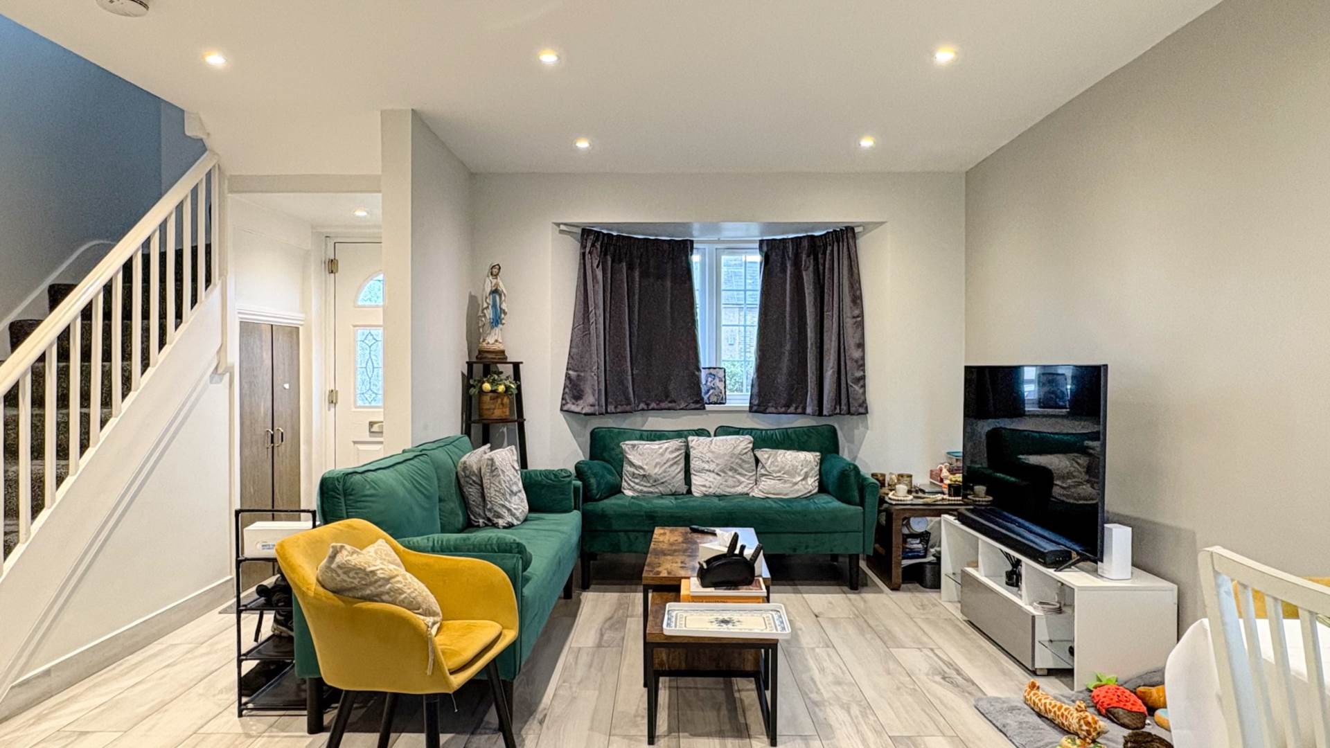 Carlisle Avenue, Acton W3, Image 1