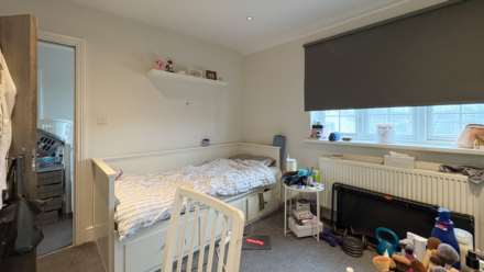 Carlisle Avenue, Acton W3, Image 10