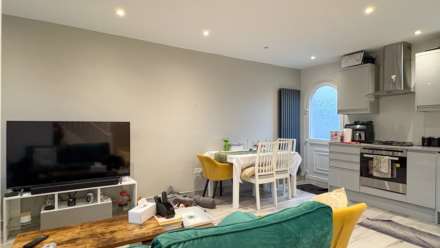 Carlisle Avenue, Acton W3, Image 4