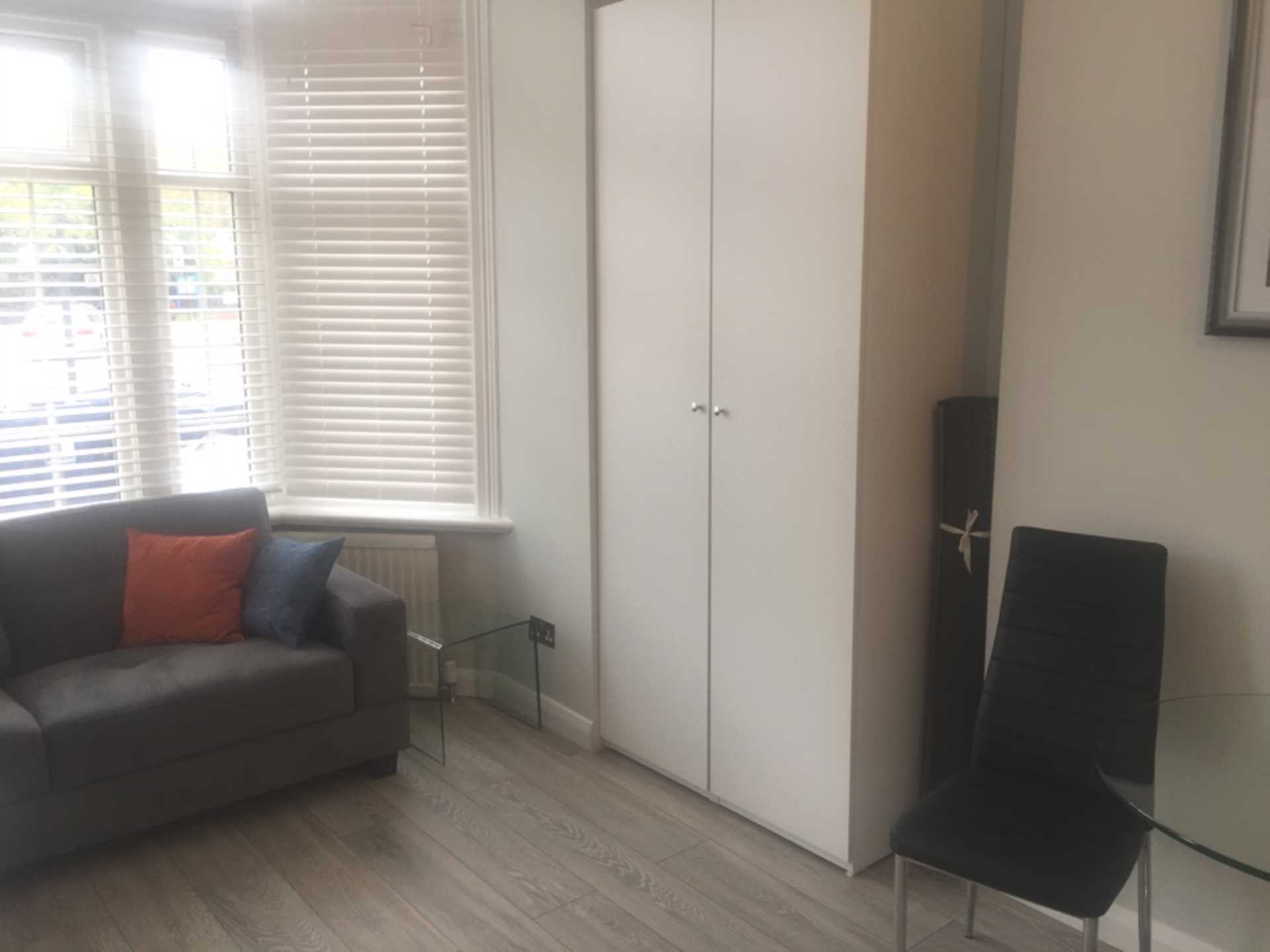 The Vale, Acton, W3, Image 7