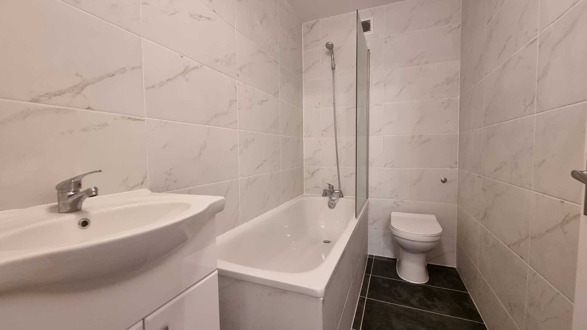 3 beds - Fitzrovia W1, Image 10