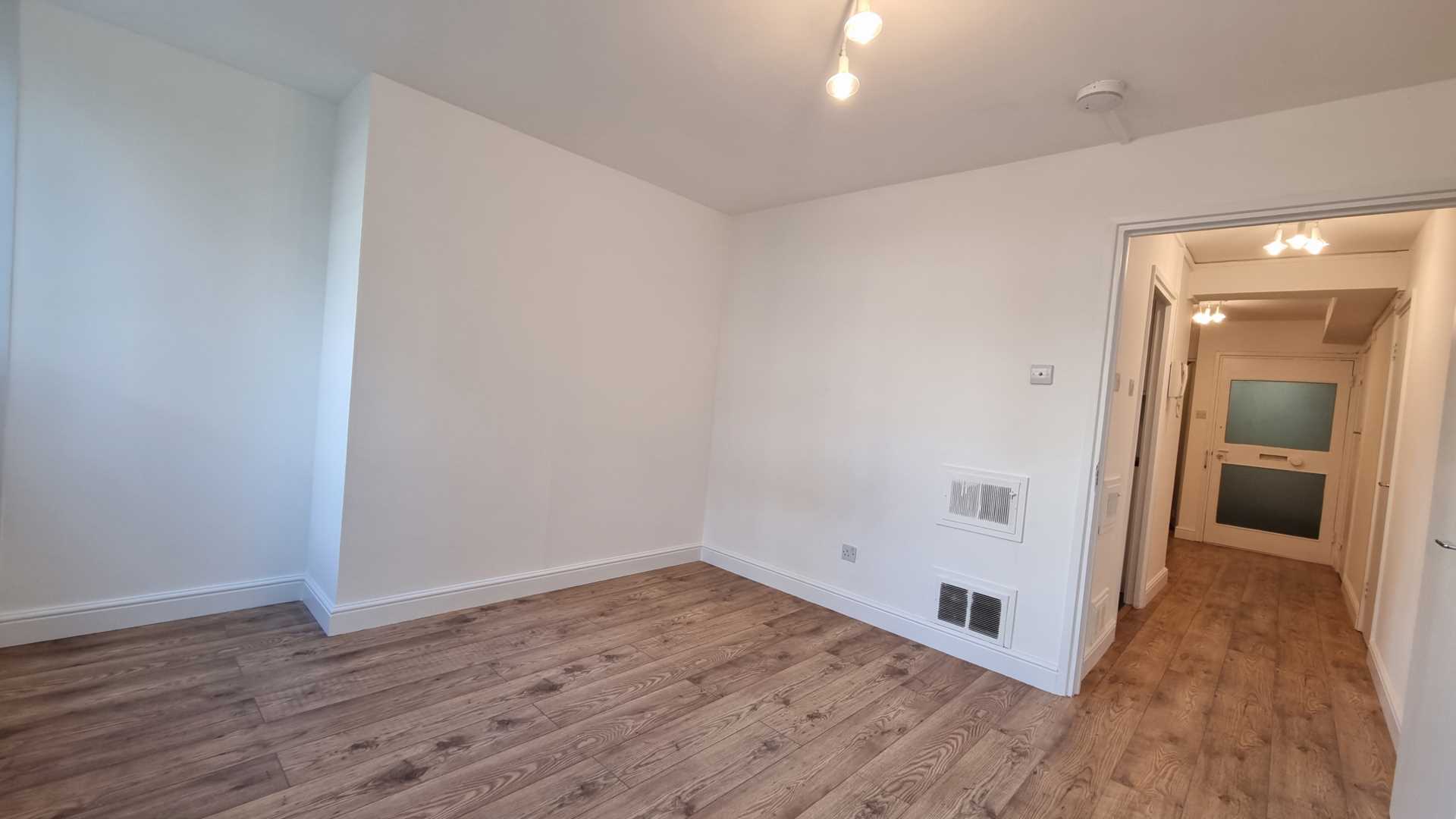 3 beds - Fitzrovia W1, Image 7