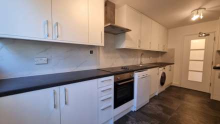 3 beds - Fitzrovia W1, Image 3