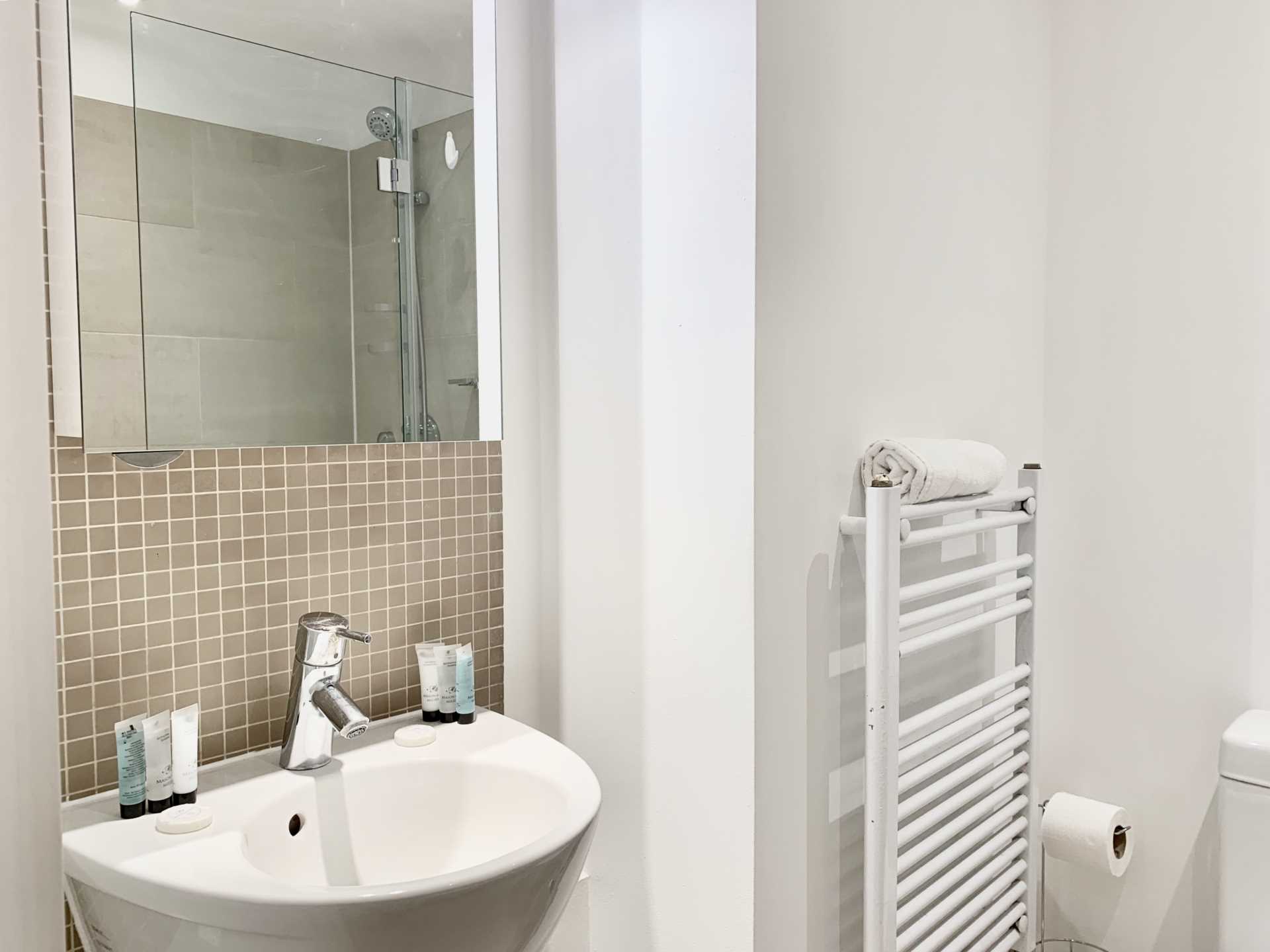 1 Bed - Lexham Gardens, Kensington W8, Image 5