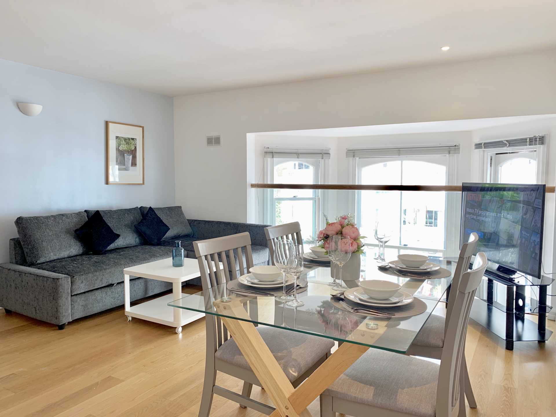 1 Bed - Lexham Gardens, Kensington W8, Image 8