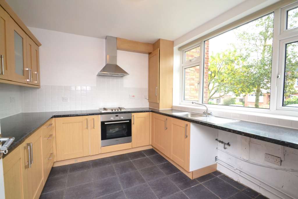 Freshly painted and spacious three-bedroom house, Image 3