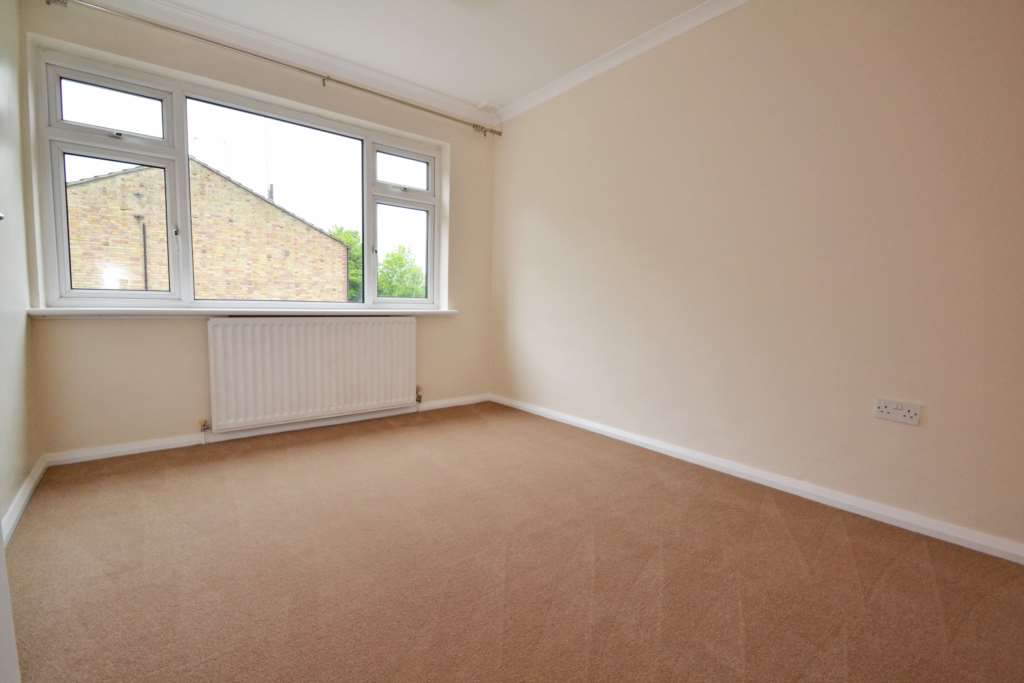 Freshly painted and spacious three-bedroom house, Image 6