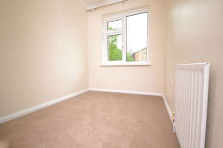 Freshly painted and spacious three-bedroom house, Image 5