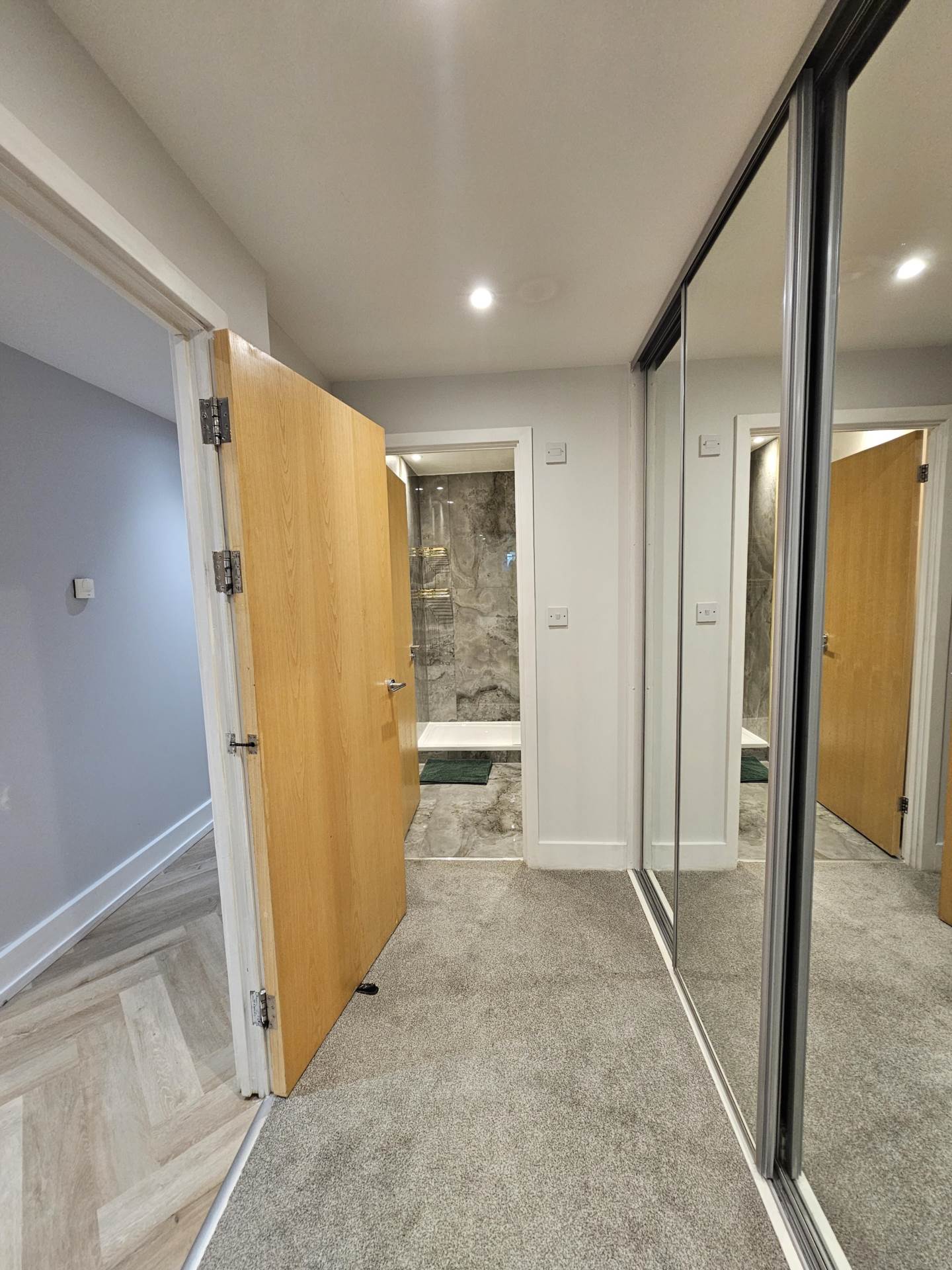 Millharbour, South Quay, E14 9NA (Water & Gas/Heating utilities included), Image 13