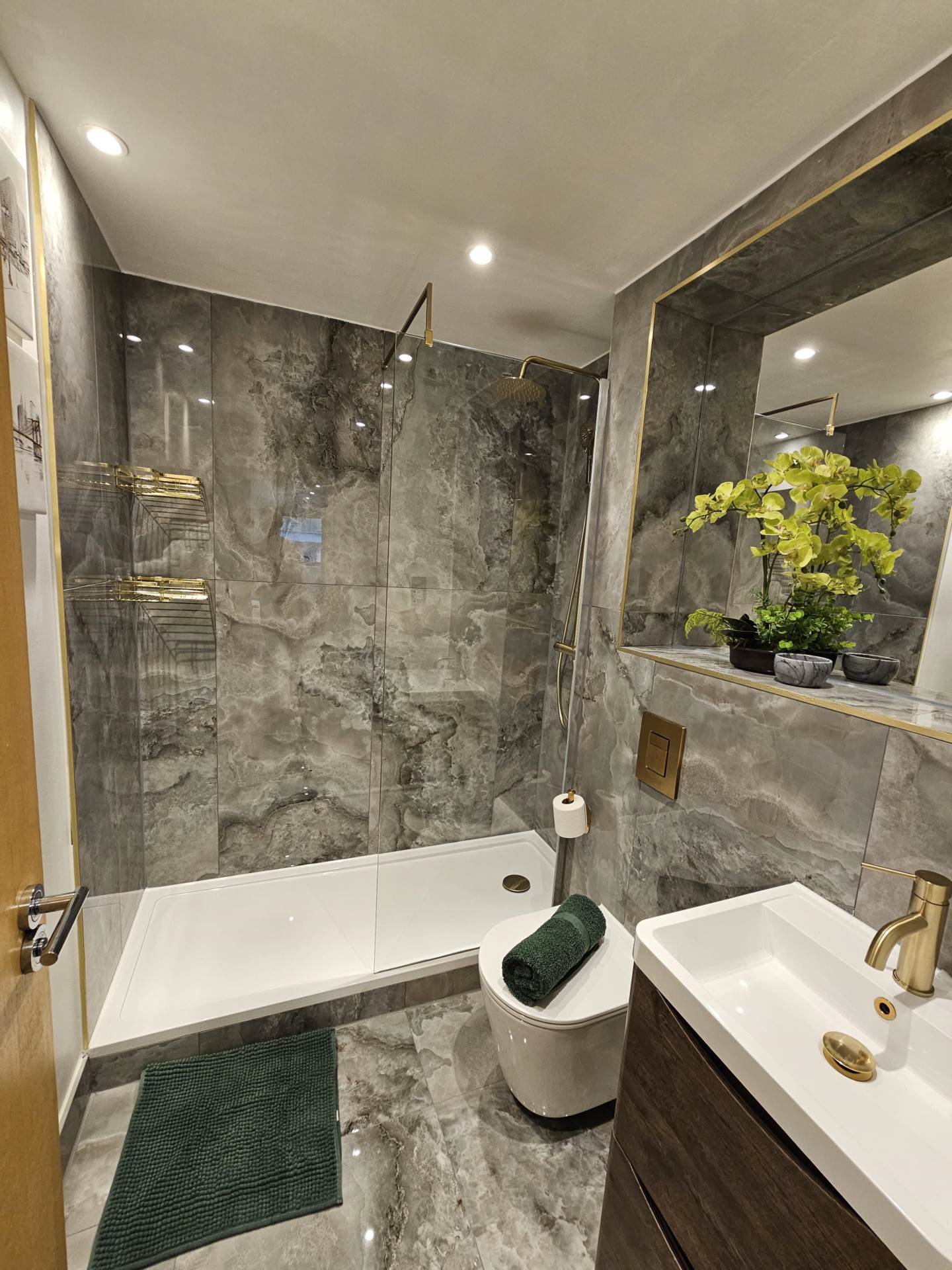 Millharbour, South Quay, E14 9NA (Water & Gas/Heating utilities included), Image 14