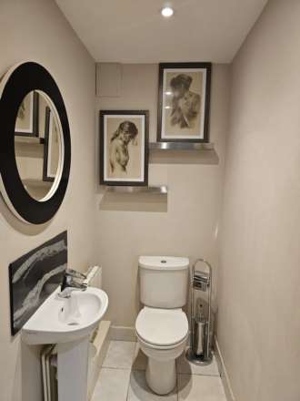 Millharbour, South Quay, E14 9NA (Water & Gas/Heating utilities included), Image 12