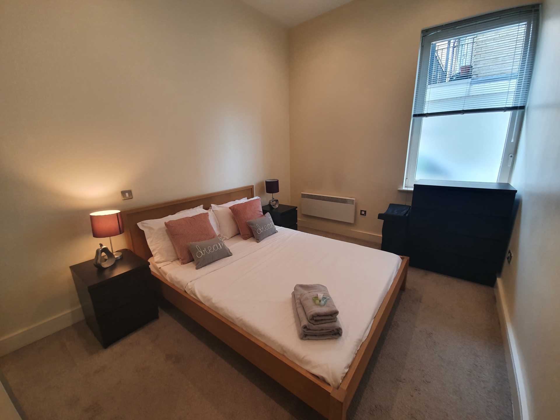 Halcyon Wharf, Wapping High Street, London E1W, Image 10