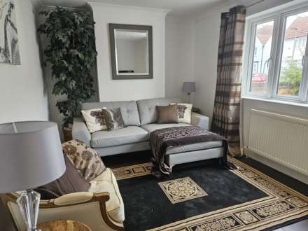 5 Bedroom Semi-Detached, Minster Road, Bromley BR1 4DY