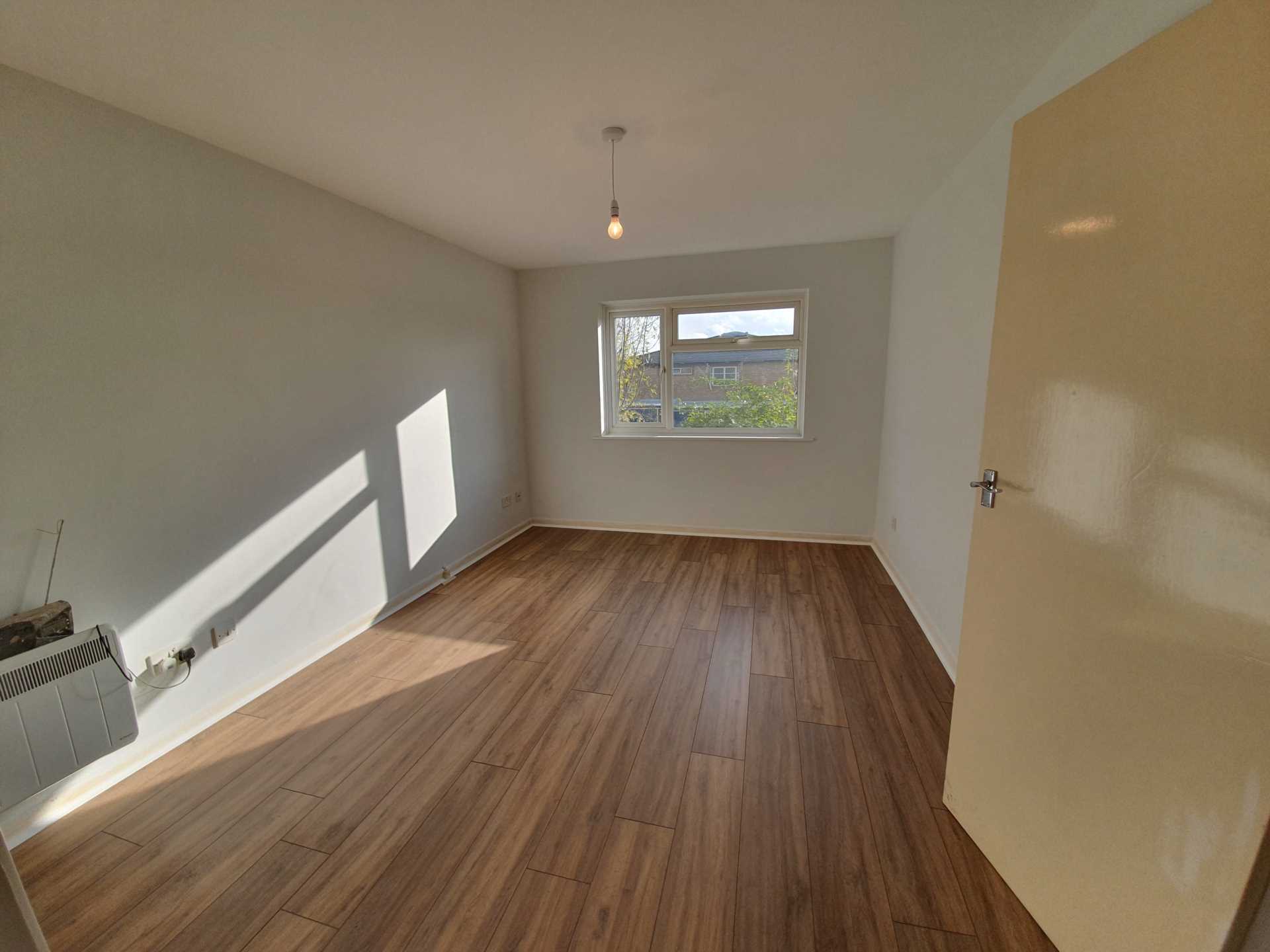 One bedroom, Selhurst Road, South Norwood, SE25 (with allocated parking)!, Image 3