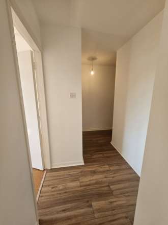One bedroom, Selhurst Road, South Norwood, SE25 (with allocated parking)!, Image 13