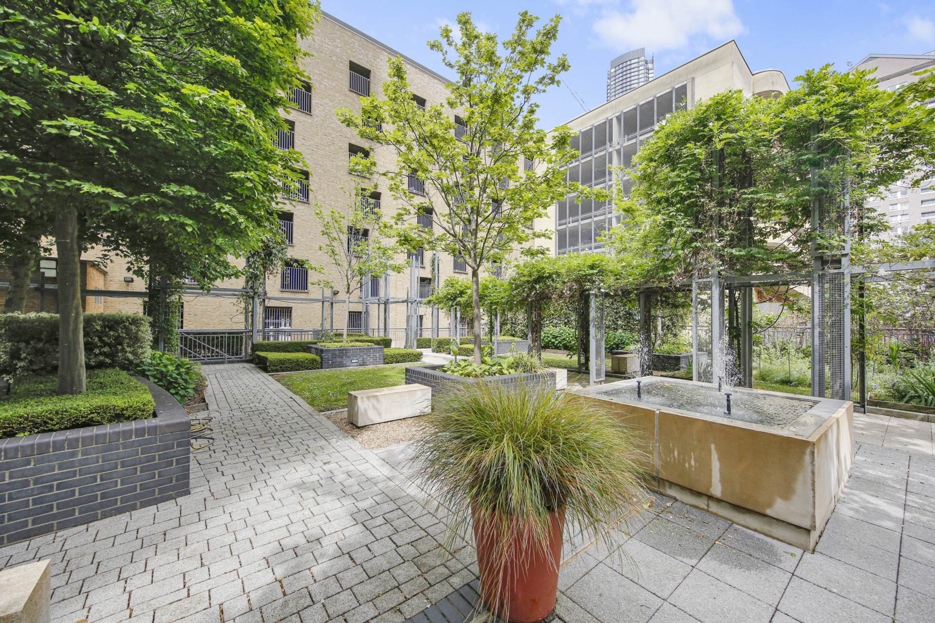 5th Floor, luxury one bedroom in Seacon Tower, E14 8JX, Image 16