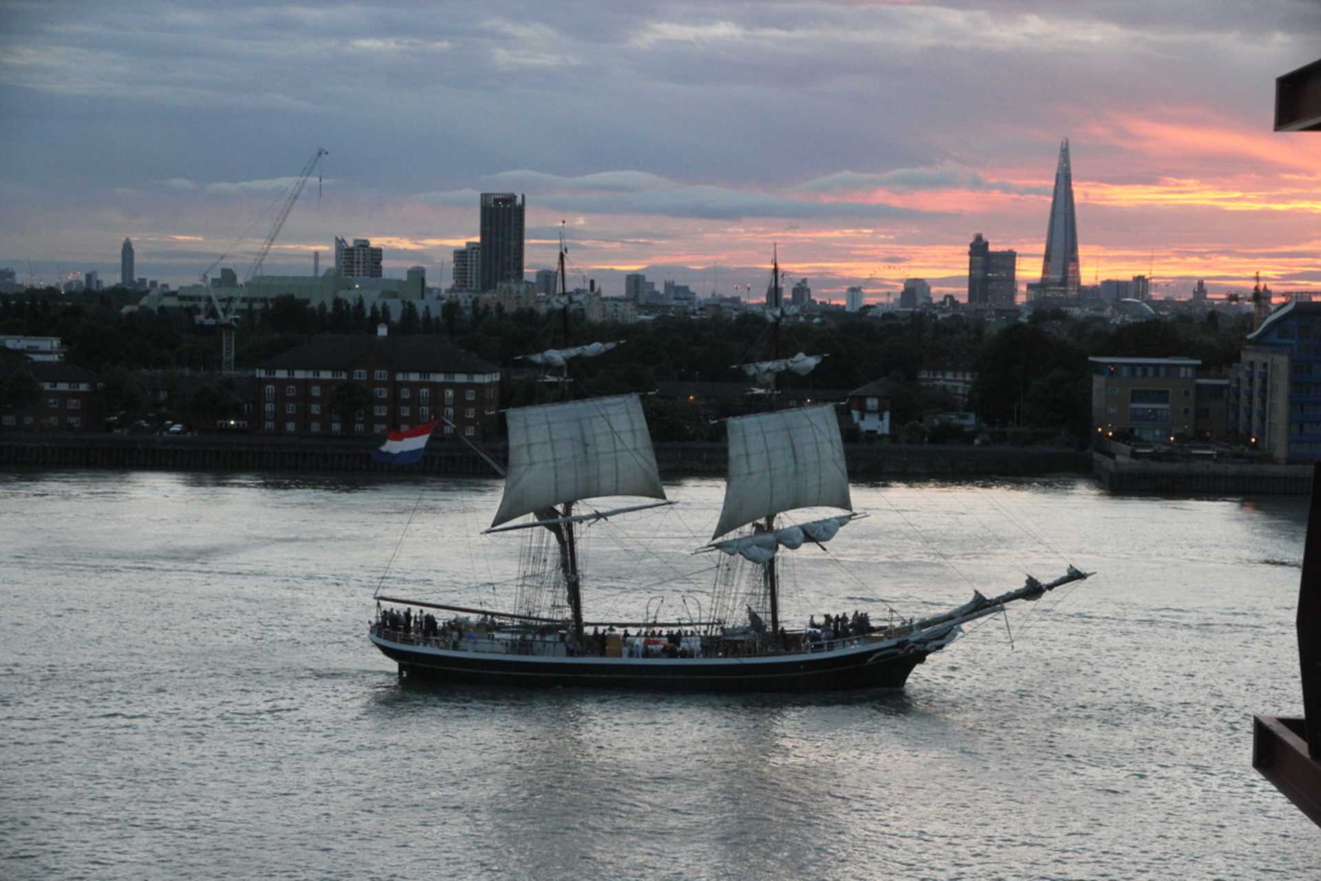 5th Floor, luxury one bedroom in Seacon Tower, E14 8JX, Image 2