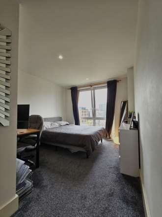 Warehouse Court, Woolwich SE18 w/Parking!, Image 2