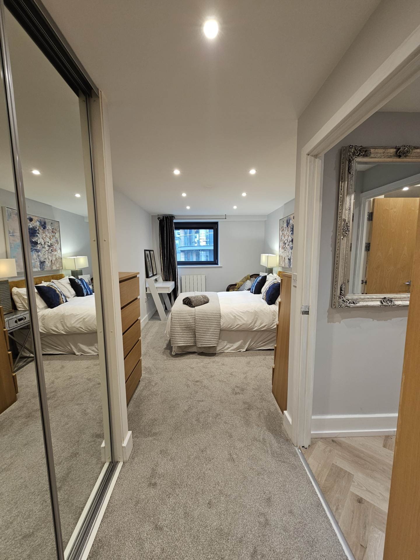 Millharbour, South Quay, E14 9NA (with allocated gated parking), Image 12