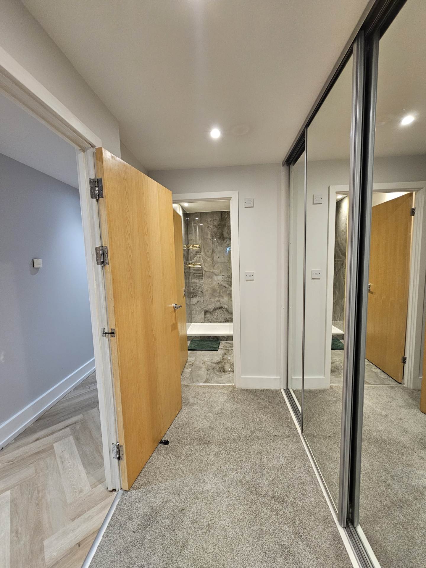Millharbour, South Quay, E14 9NA (with allocated gated parking), Image 13