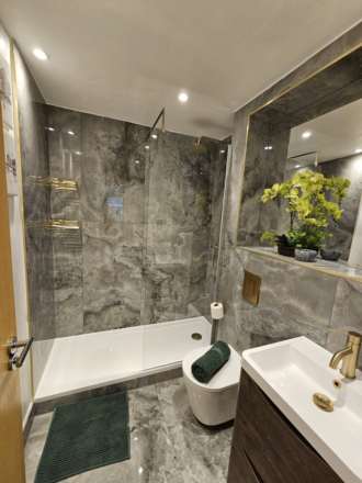 Millharbour, South Quay, E14 9NA (with allocated gated parking), Image 14