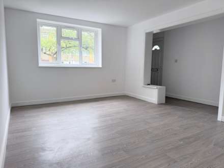 2 bedrooms, Carston Close, London SE12, Image 3