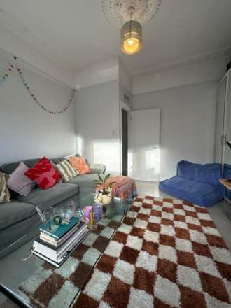 2 bedrooms, Perran Road, London SW2 3DL, Image 2