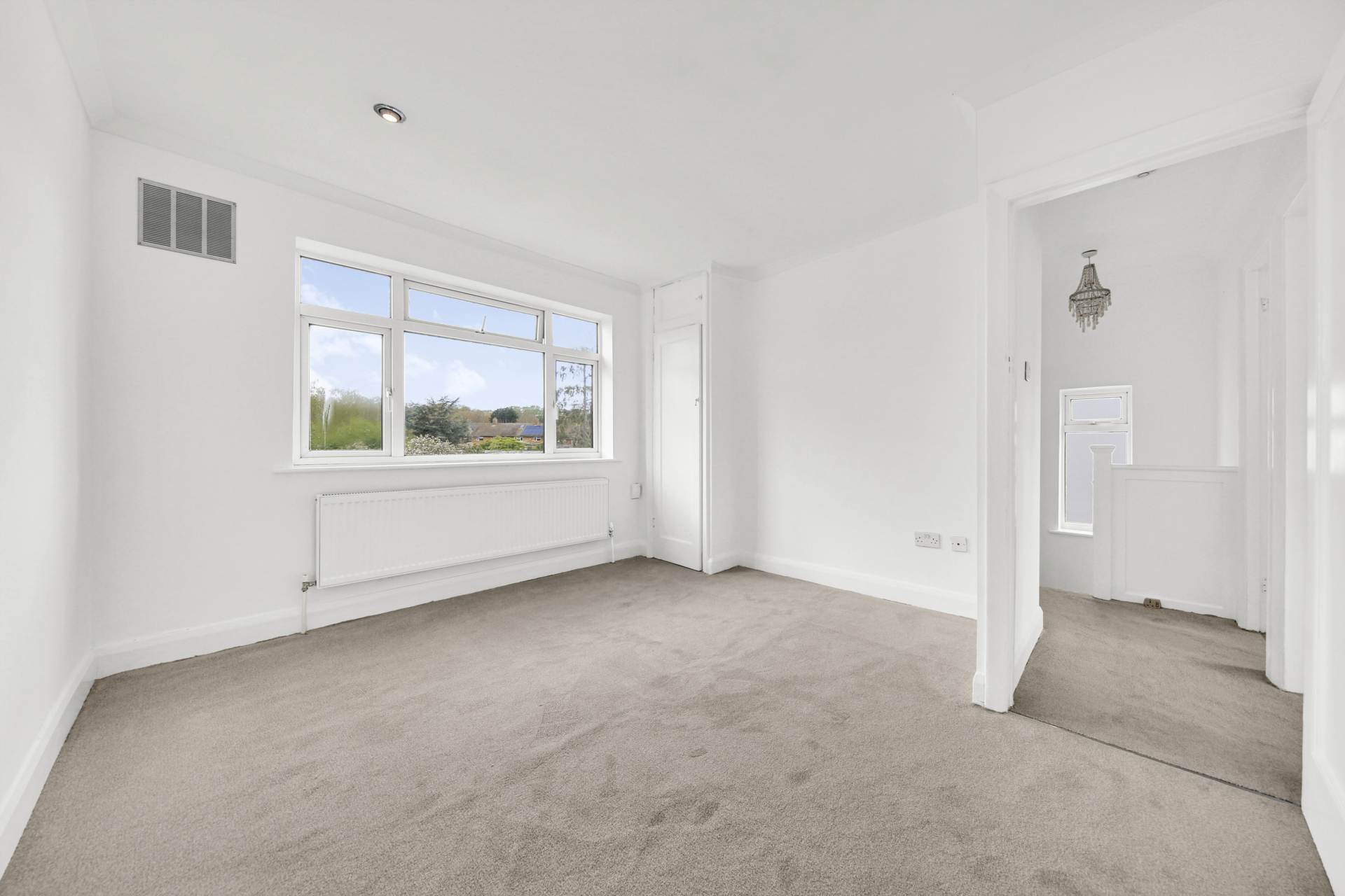 Newly decorated 3-bed semi-detached house,Bourne Vale, BR2 Bromley, Image 18