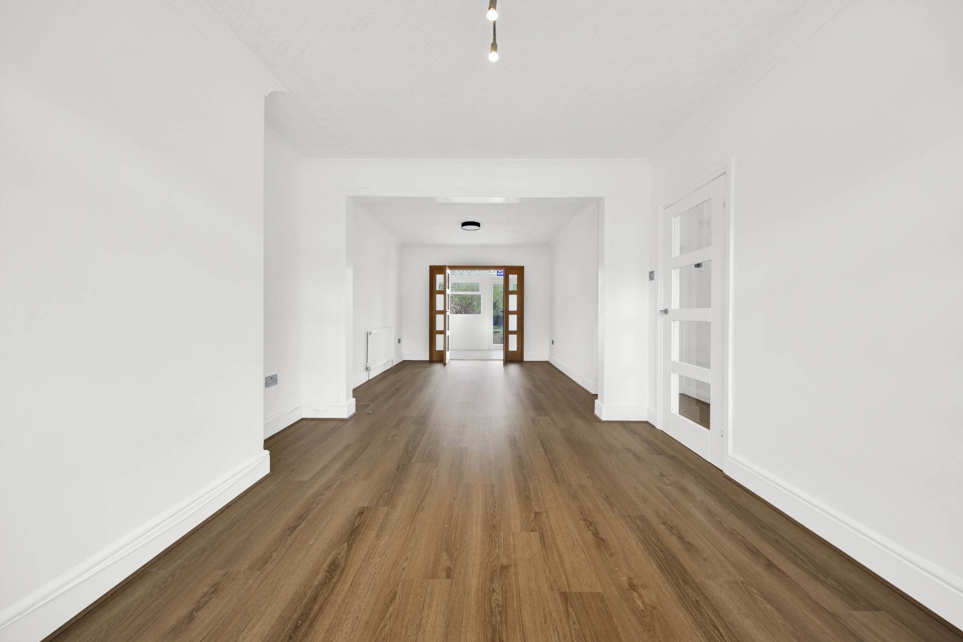 Newly decorated 3-bed semi-detached house,Bourne Vale, BR2 Bromley, Image 3