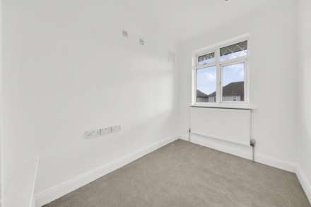 Newly decorated 3-bed semi-detached house,Bourne Vale, BR2 Bromley, Image 12