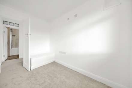 Newly decorated 3-bed semi-detached house,Bourne Vale, BR2 Bromley, Image 13
