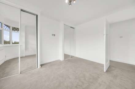 Newly decorated 3-bed semi-detached house,Bourne Vale, BR2 Bromley, Image 14