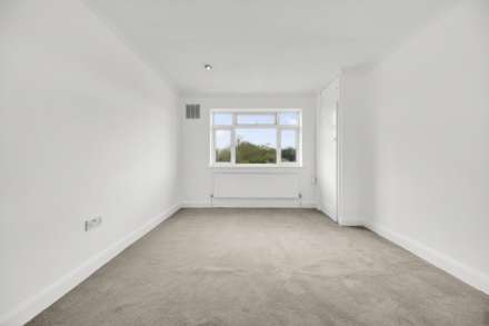 Newly decorated 3-bed semi-detached house,Bourne Vale, BR2 Bromley, Image 19