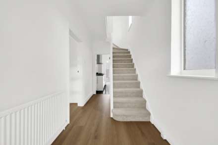 Newly decorated 3-bed semi-detached house,Bourne Vale, BR2 Bromley, Image 2